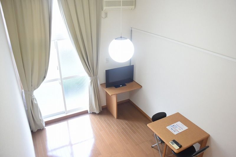 レオパレス豊中　北条 居間