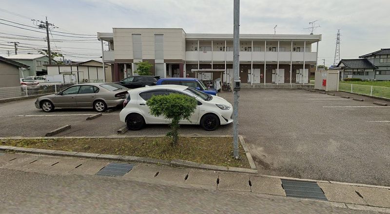 レオパレスＳＭＩＬＥ 駐車場