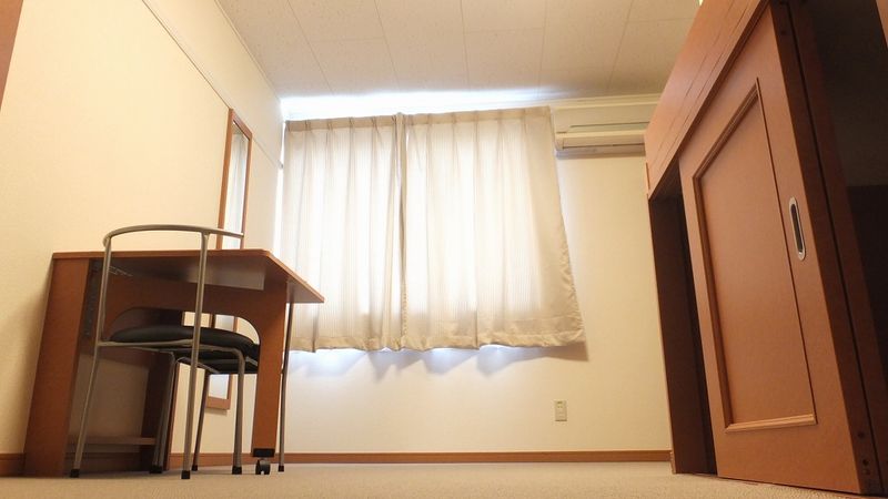 レオパレスクレスト石原 居間