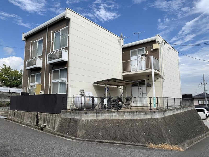 レオパレス久松台 外観