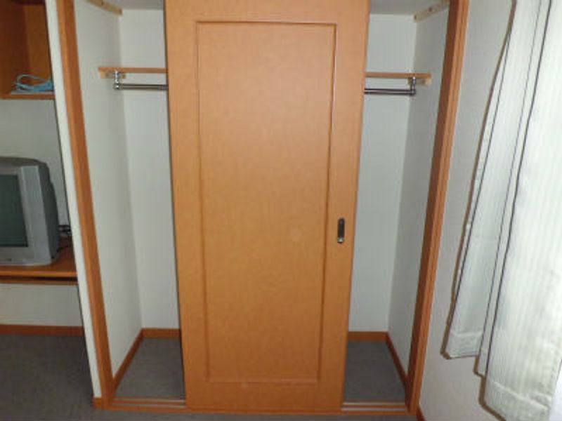 レオパレスシンシアー 収納