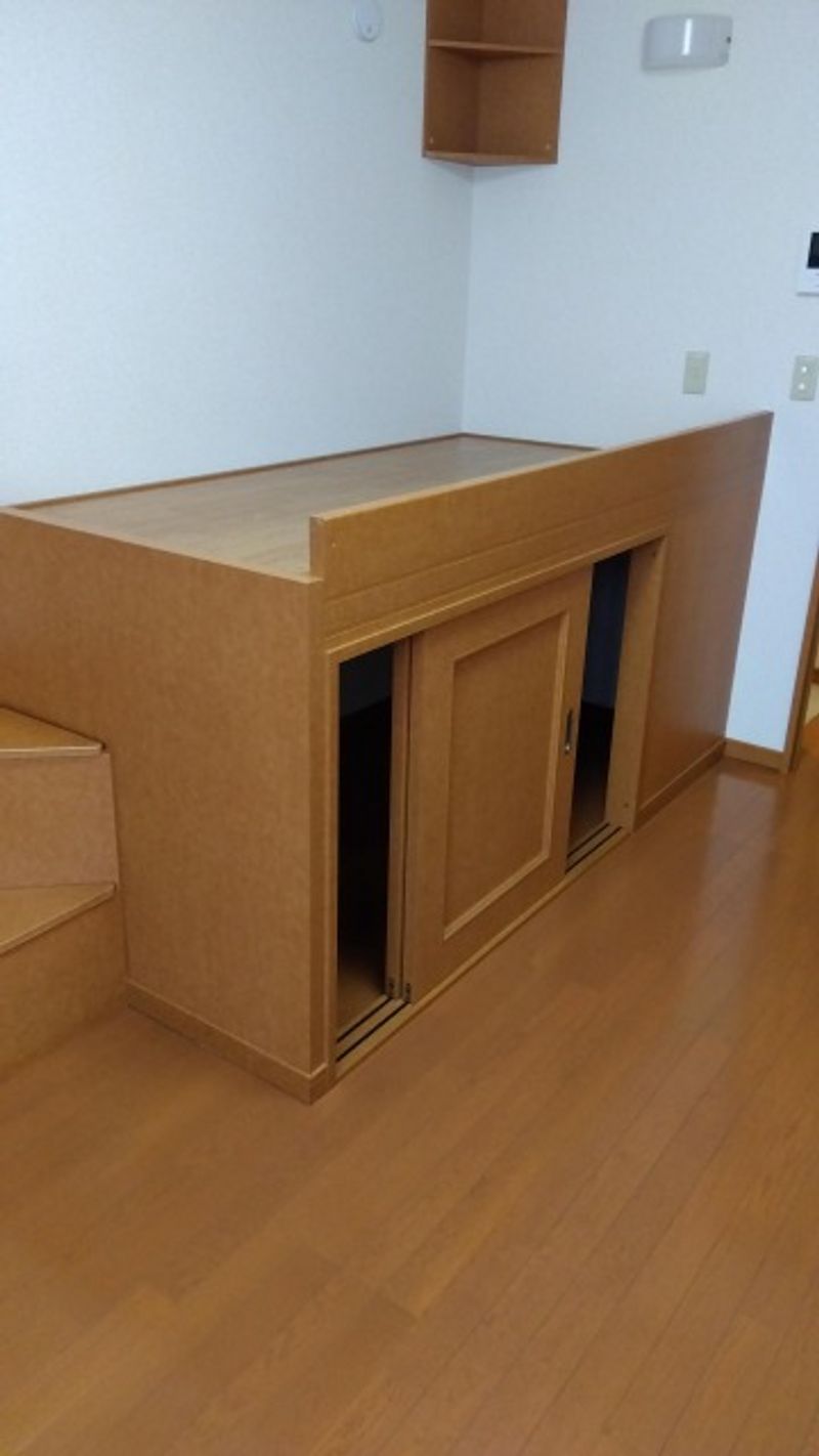 レオパレス泉１ 収納