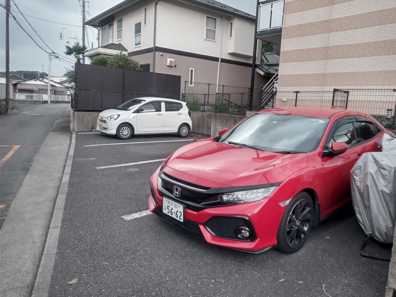 レオパレスメルベーユ 駐車場