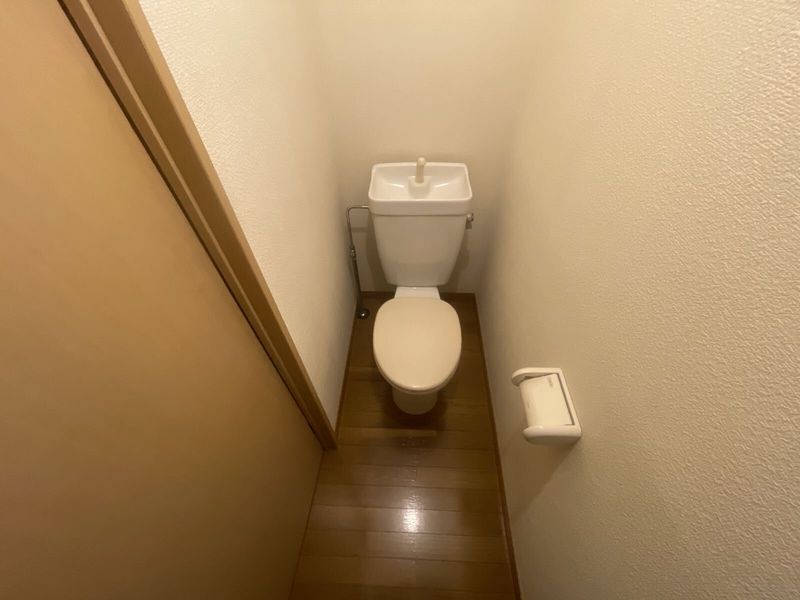 レオパレス中井町３ トイレ