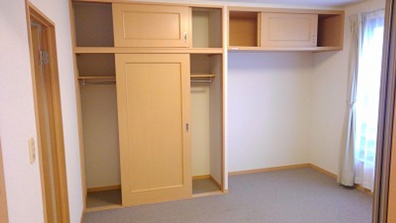 レオパレスアイコート川南 収納