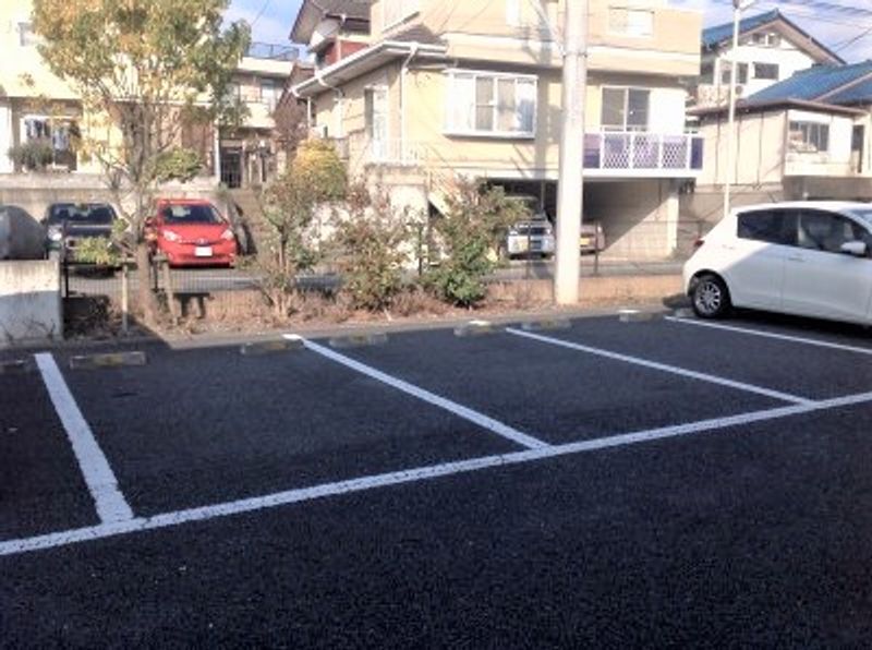 レオネクストピア 駐車場