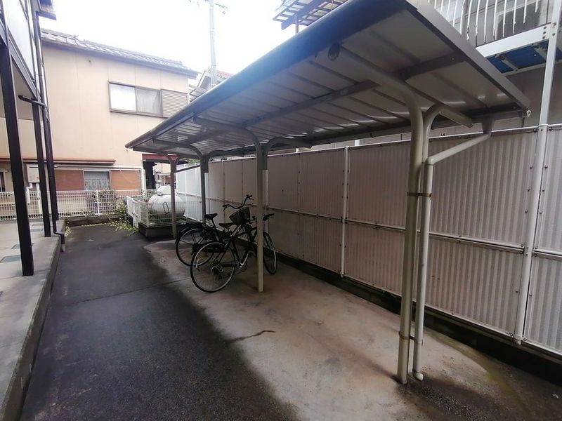 レオパレス春日 共用部分