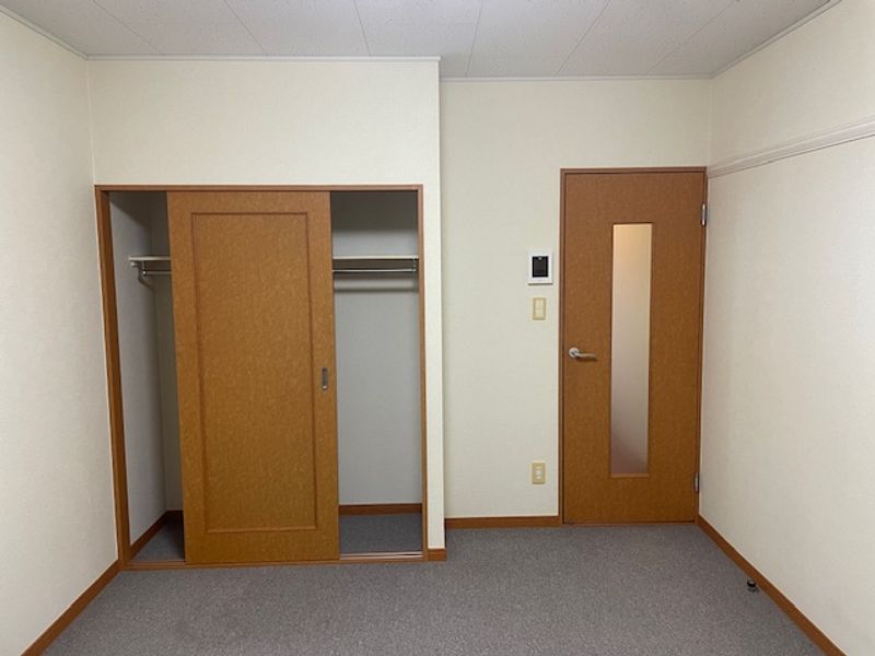 レオパレス小那覇 居間