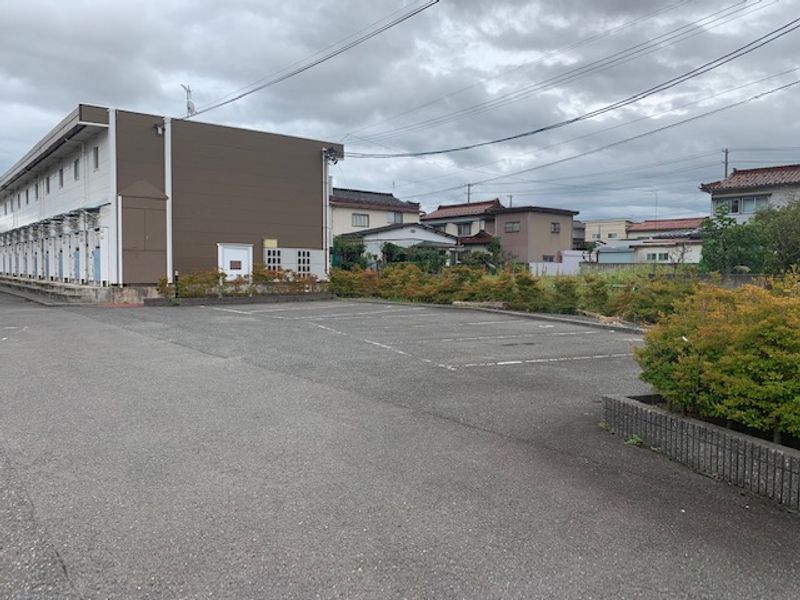 レオパレスグリフォン 駐車場