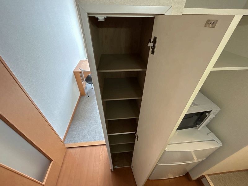 レオパレスイターナル その他