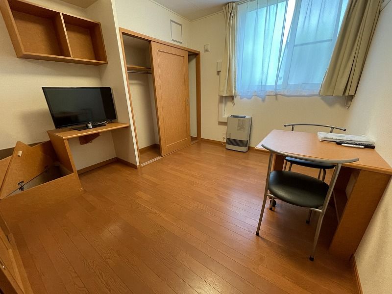 レオパレスシャルトル 居間