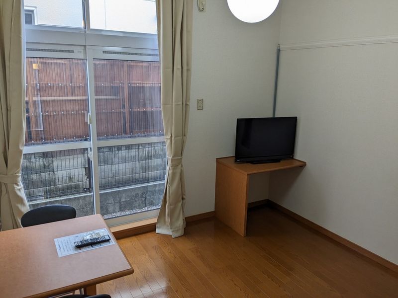 レオパレス薫峰 居間