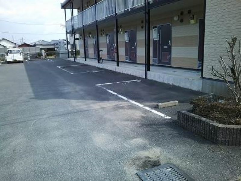 レオパレスＴⅡ 駐車場