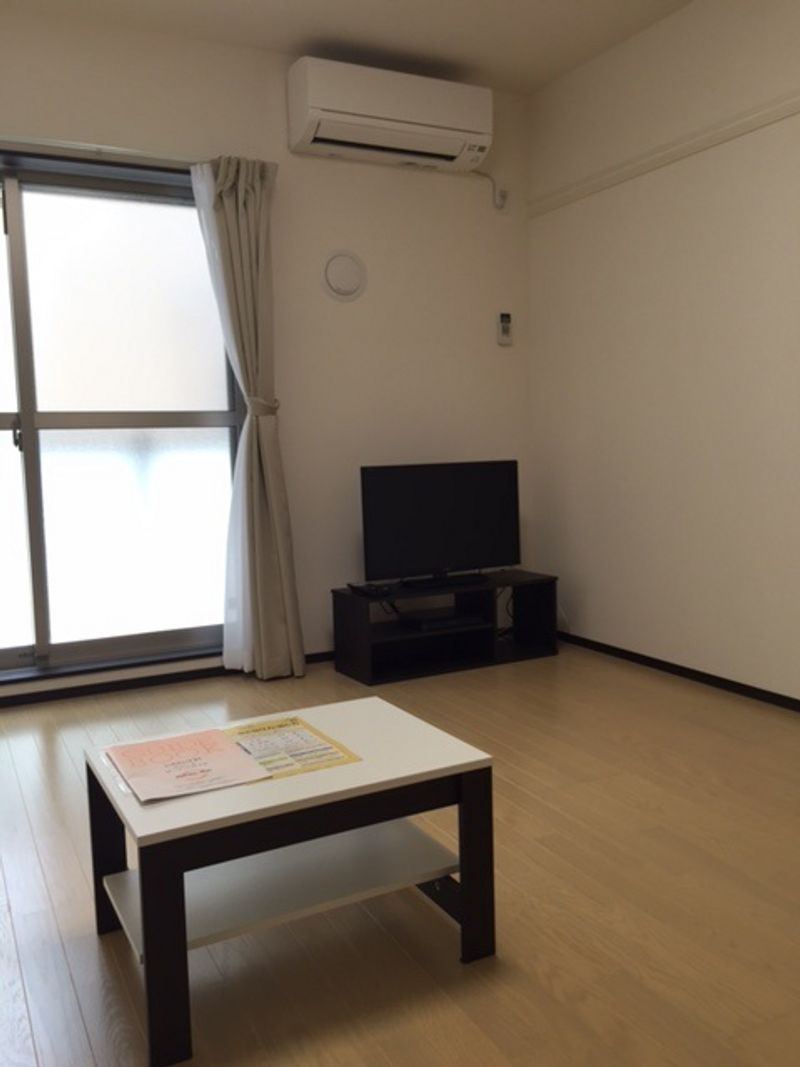 クレイノヒカリ　レジデンス 居間