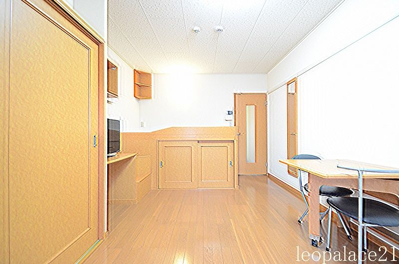レオパレスシャルマン諫早 居間