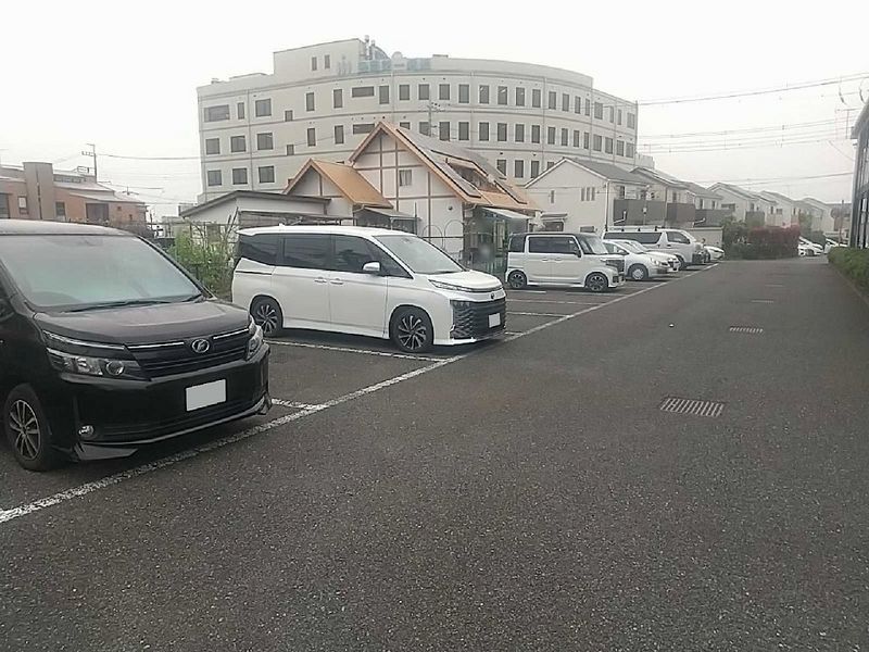 レオパレスＴＡＫＡＫＩ 駐車場