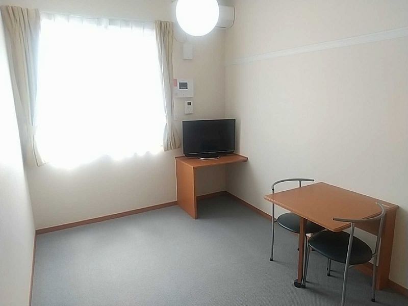 レオパレスＴＡＫＡ　デルタ 居間