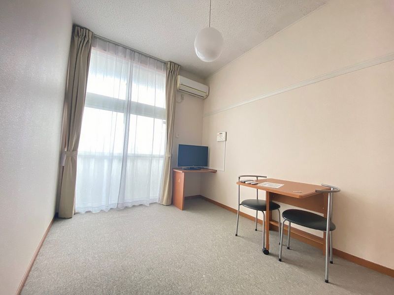 レオパレスみずほ 居間