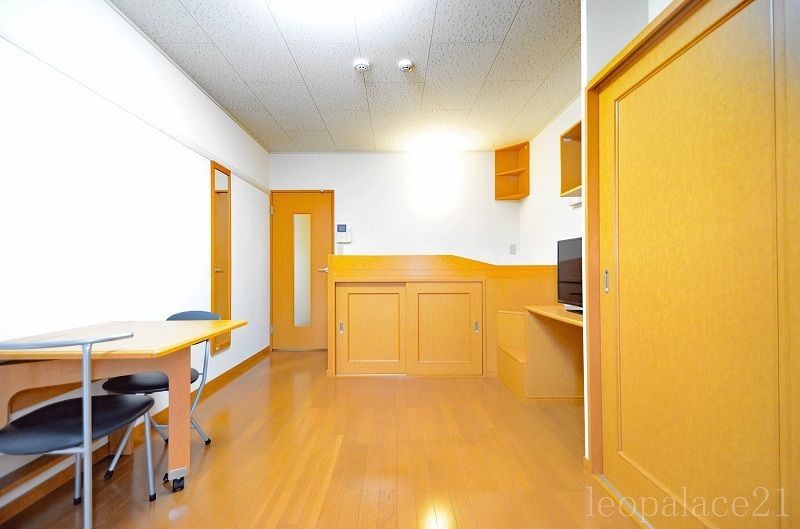レオパレス下地 居間