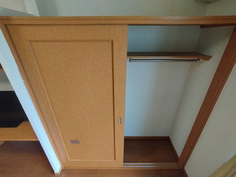 レオパレスピュアタウン 収納