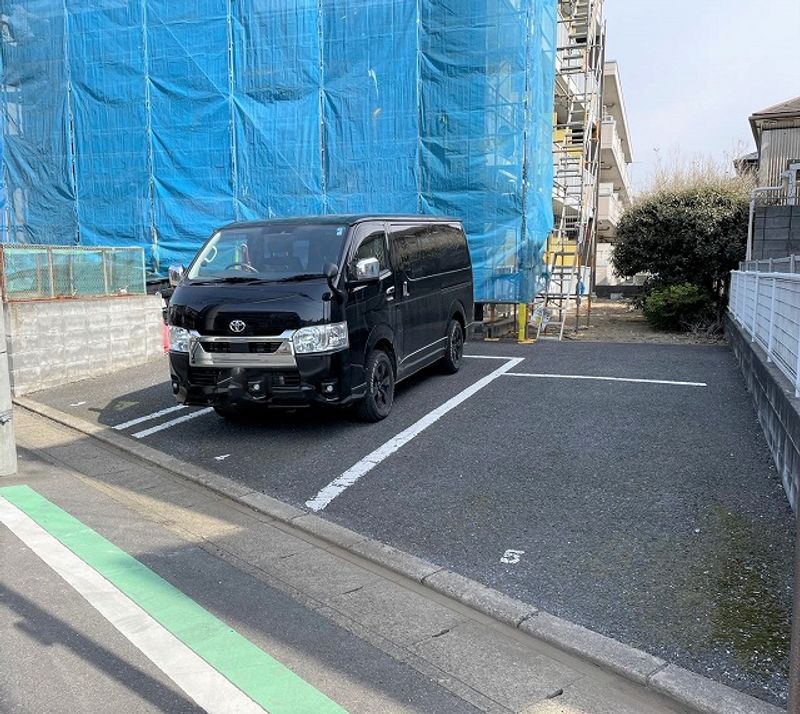 レオパレスフォレスト 駐車場