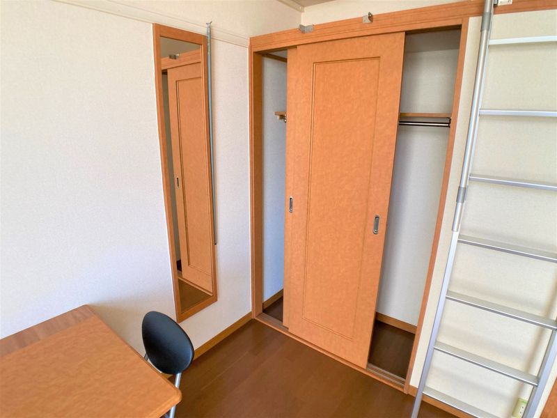 レオパレスフローラ 収納