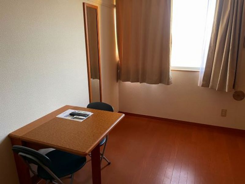 レオパレスメルベーユ 居間