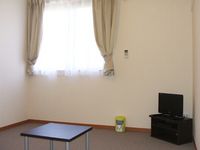 レオパレスレイフェアリー 居間
