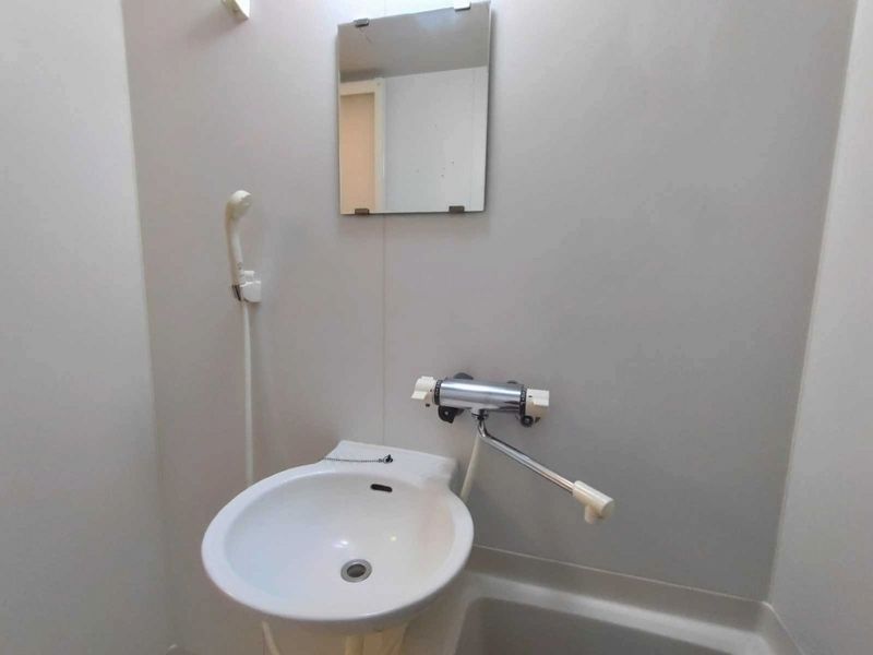 レオパレスサンピュア丸山 洗面台