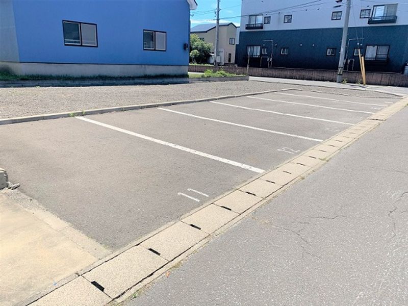 レオパレス烏森 駐車場