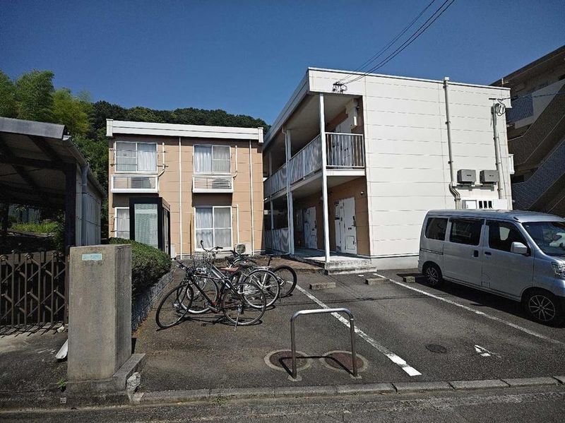 レオパレスシェルフィード山越 外観