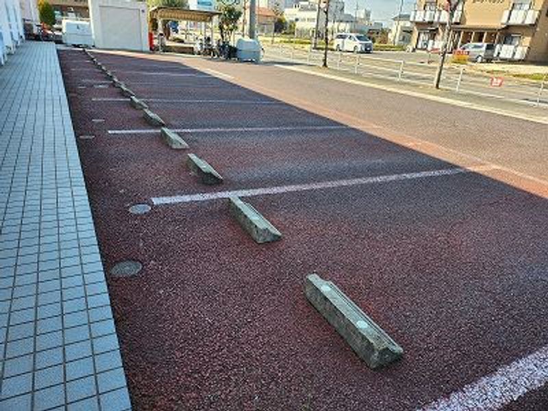 レオパレス三宅 駐車場