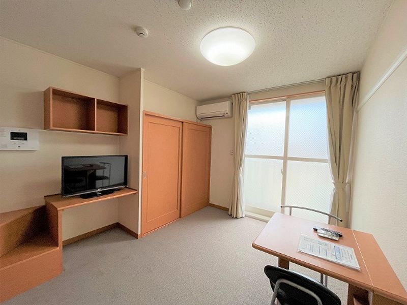 レオパレスメルツェⅡ 居間