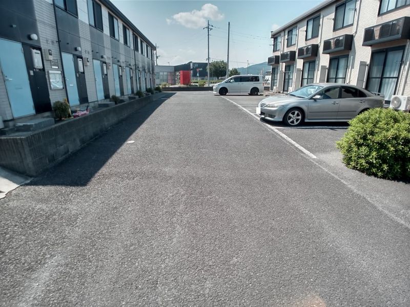 レオパレスＫ’ＳⅣ 駐車場