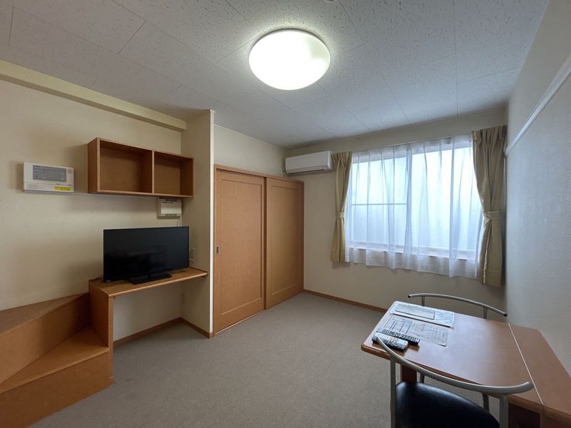 レオパレスフローラⅡ 居間