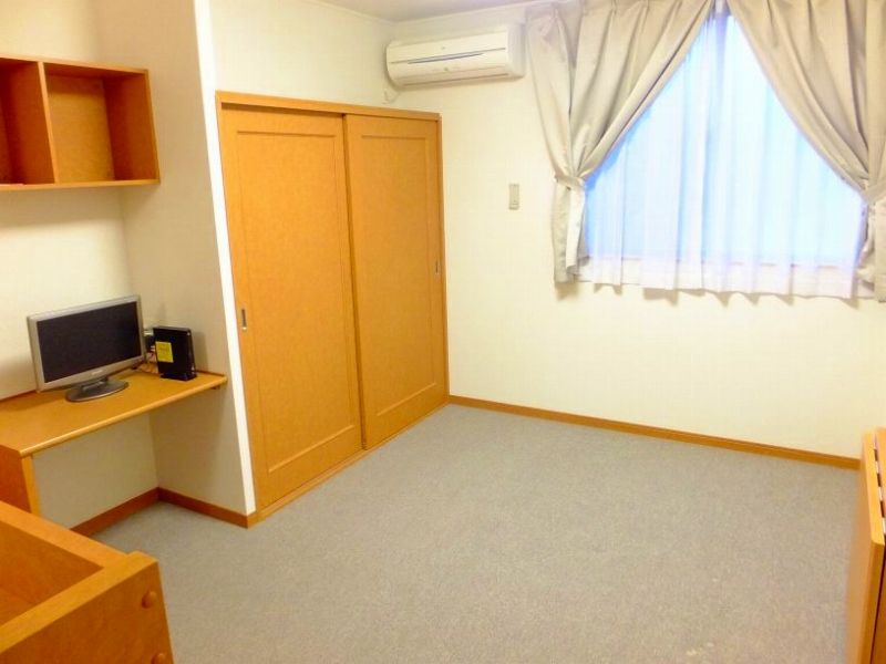 レオパレスアークⅢ 居間