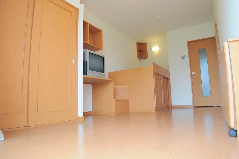 レオパレス住吉南町 居間