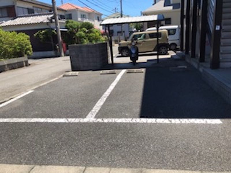 レオパレストガミ　ヒル 駐車場