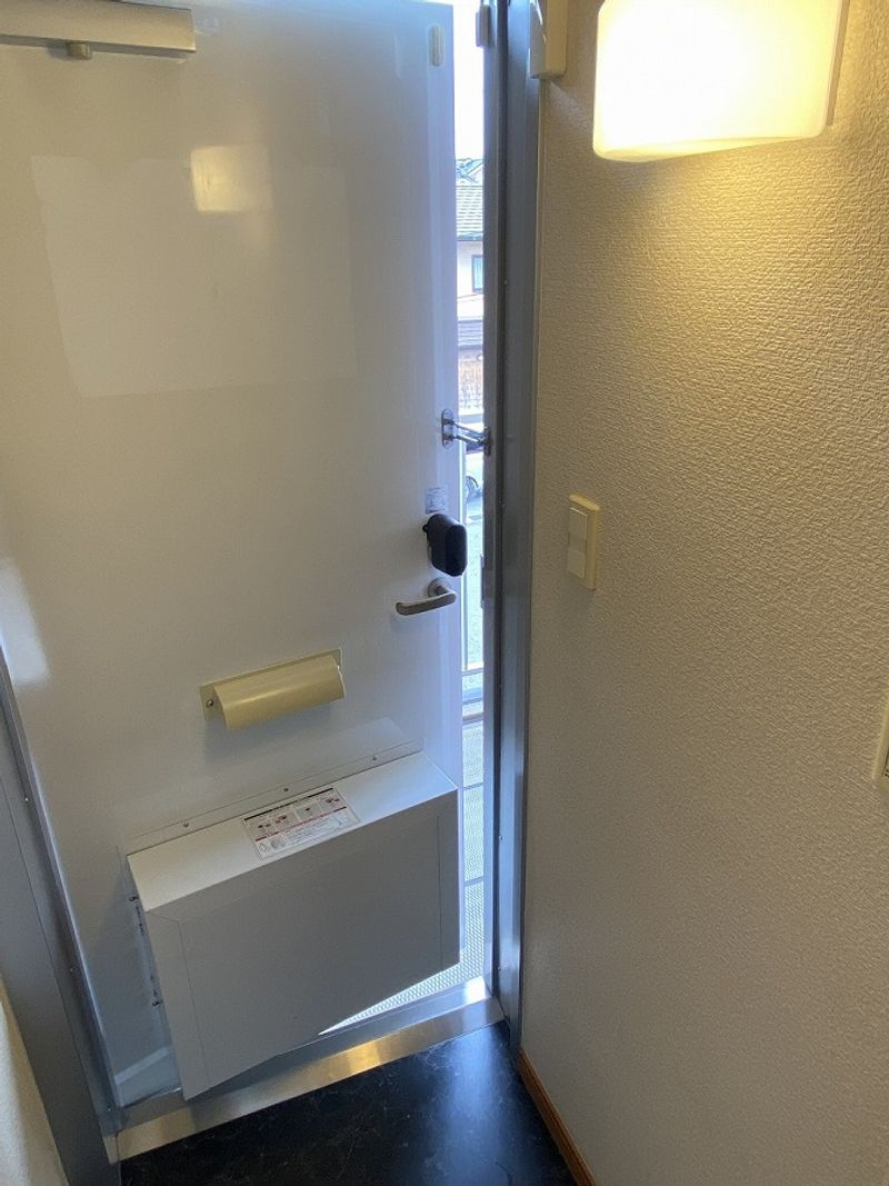 レオパレス西宮 玄関