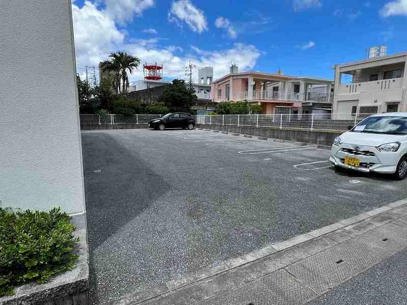 クレイノヴァンヴェール宇栄原 駐車場