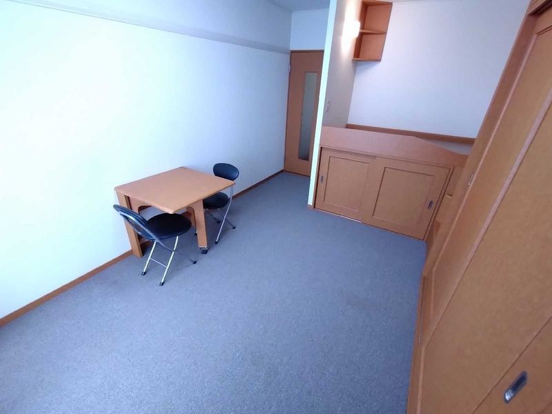 レオパレスＨＡＺＥ 居間