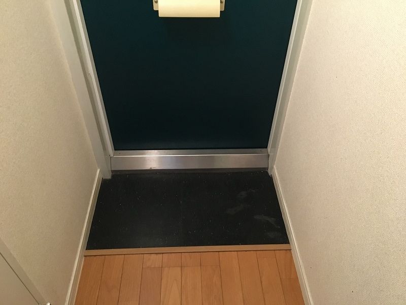 レオパレスファーレⅡ 玄関