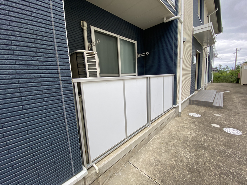 LEONEXT Central Balcony