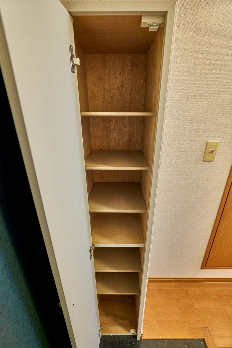 leopalace Flat Shinsakae Storage