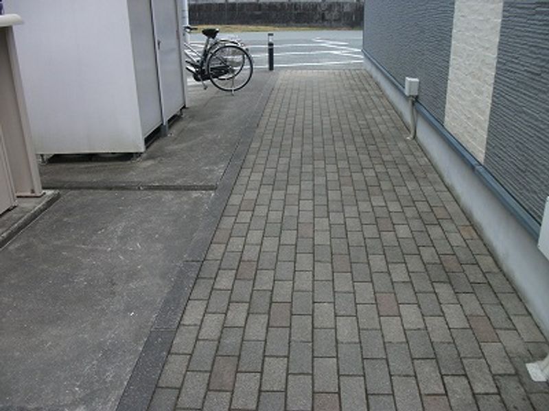レオパレスＫＡＭＩＩＺＵＭＩ エントランス