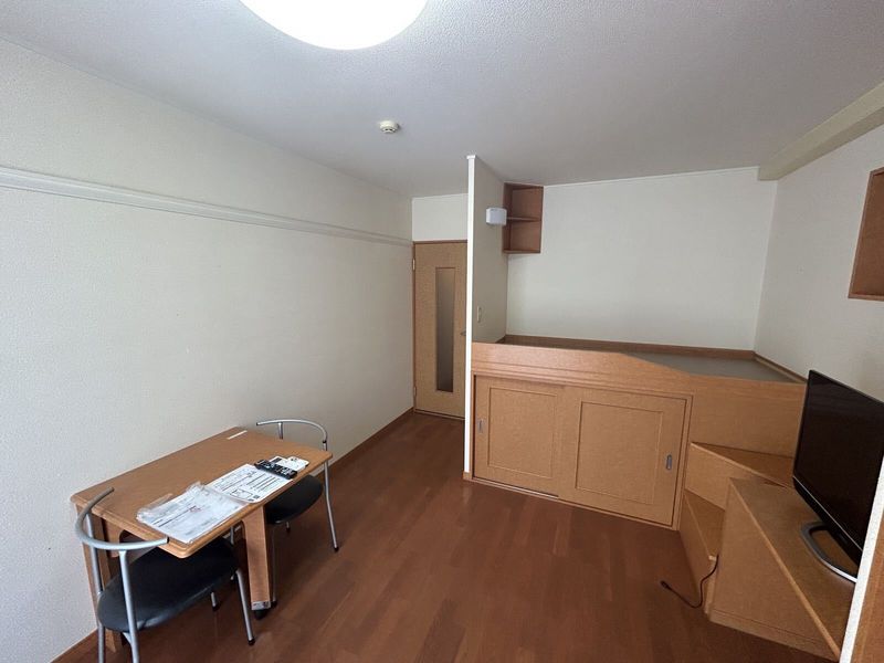 レオパレスガーデンシティ 居間