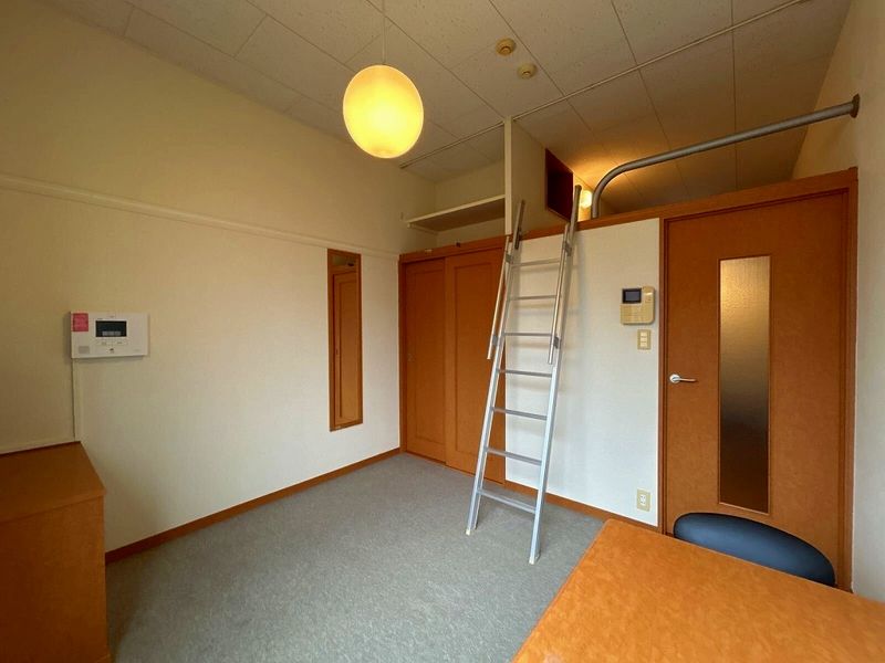 レオパレスアイリス 居間