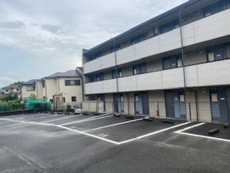 レオパレス日生ひがし 駐車場