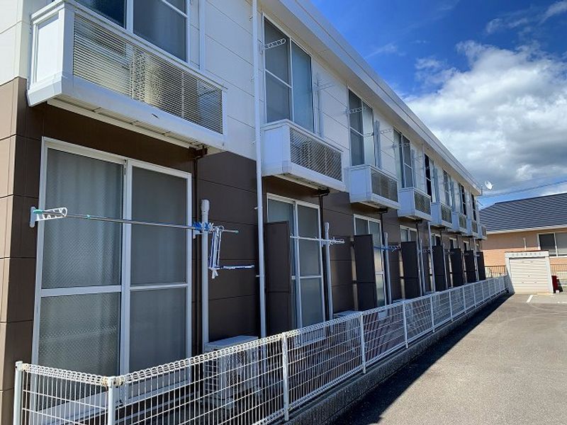 レオパレスルミエール 外観