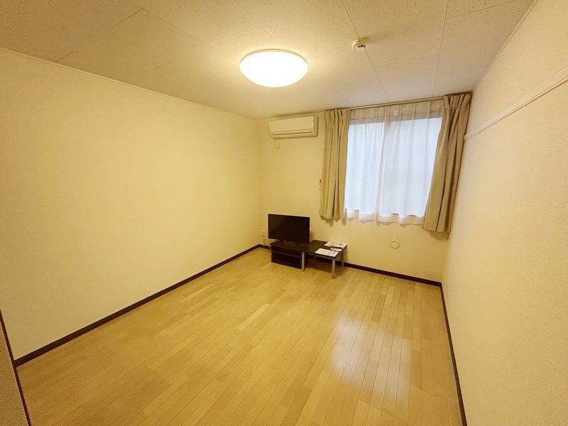 レオネクストシャトレー国見 居間